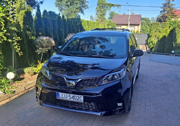 Toyota Sienna cena 169000 przebieg: 29000, rok produkcji 2020 z Łuków małe 631